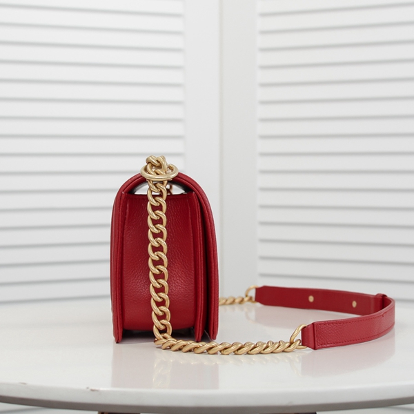 シャネルバッグ背面デザイン